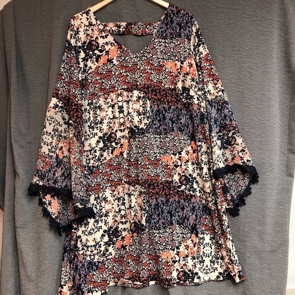 No brand or size V-neck dress with long BoHo sleeves with pointed flare bell